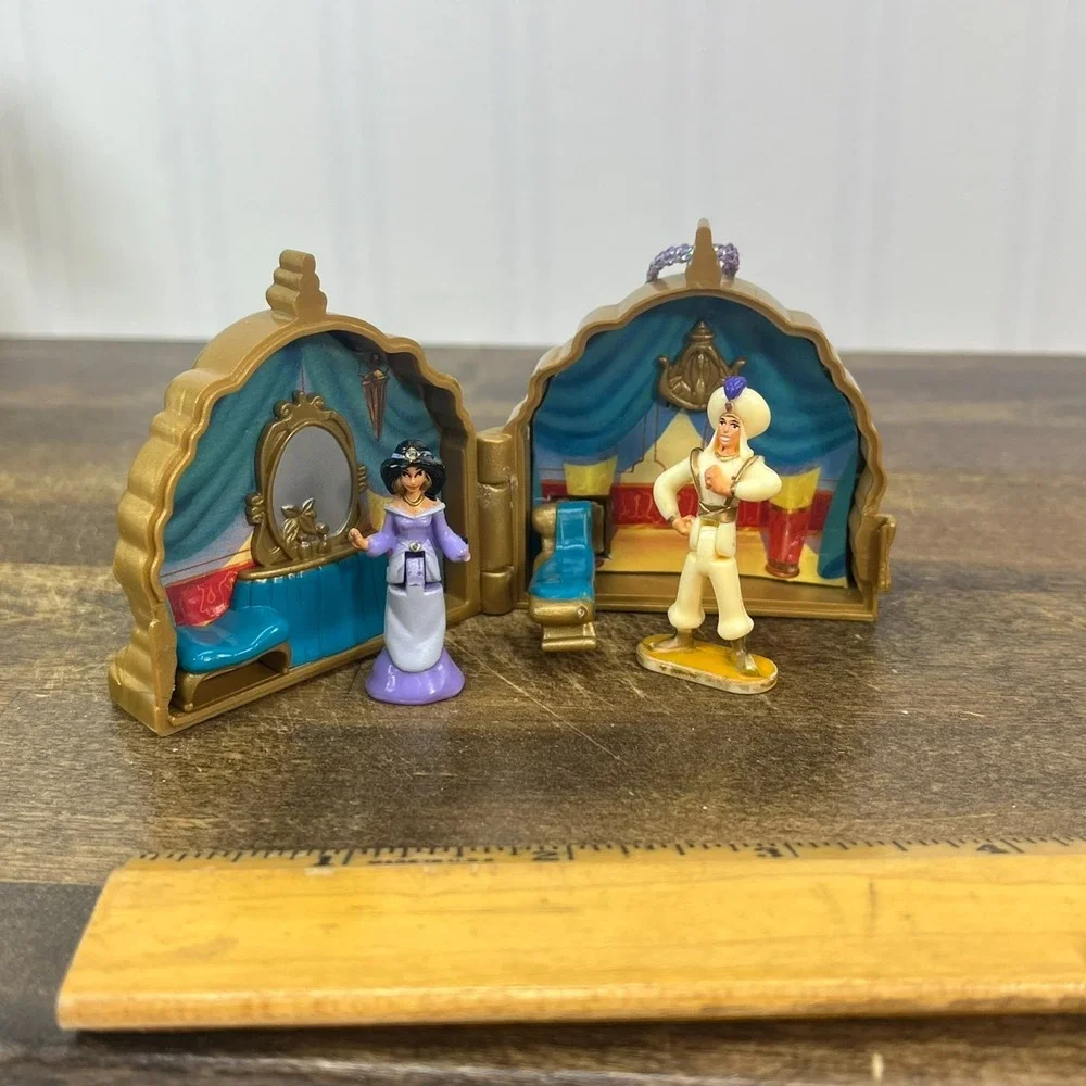 VINTAGE DISNEY MATTEL ALADDIN ONCE UPON A TIME LOCKET‎ PLAYSET NECKLACE